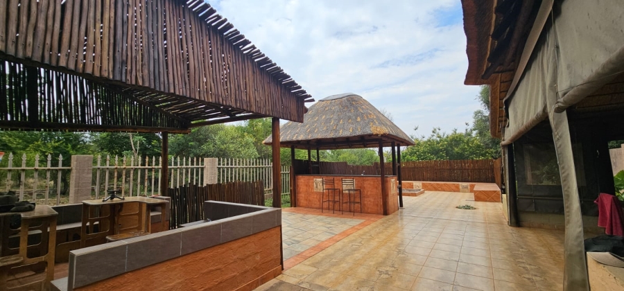 5 Bedroom Property for Sale in Mooinooi North West